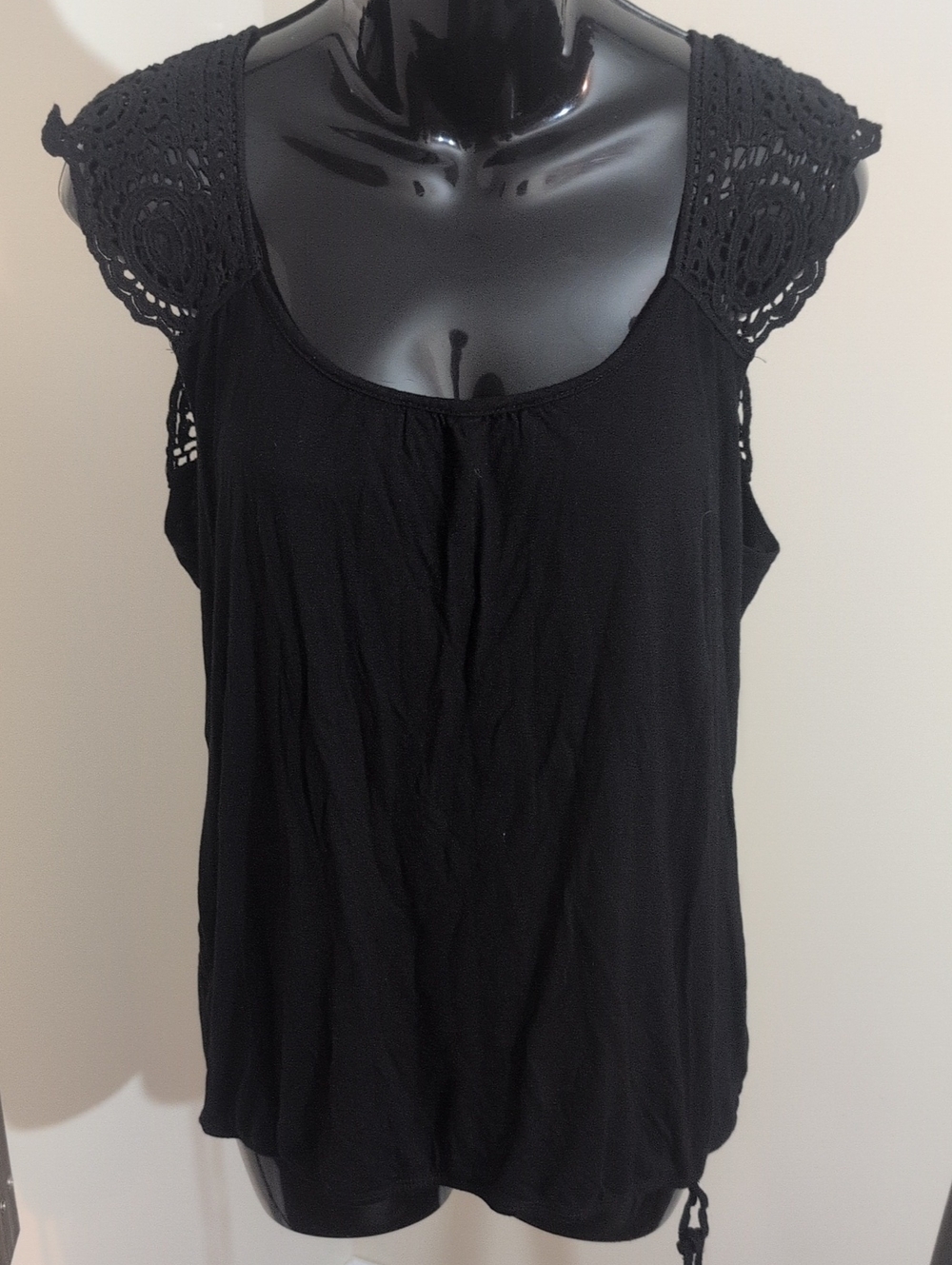 Graffiti | Black Crochet Sleeve Women’s Tank Top